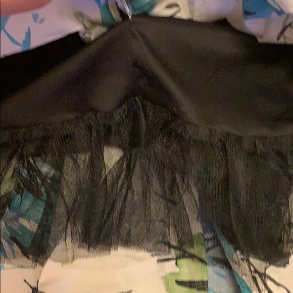 Trixxi dress - Picture 3 of 8